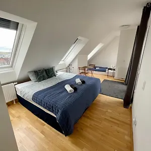 Eca Rooftop Live - Private & Serviced Gazde/Camere de închiriat