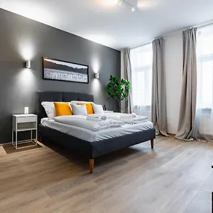 Newley Renovated Next To Hannovermarkt Apartment