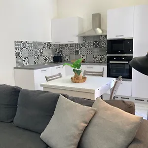 Charming Central Townhouse In By Assetflow Pro Apartament Sliema