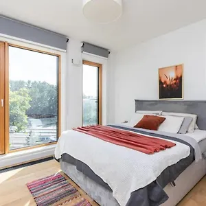 Superapart Okrzei 2, Urban Oasis With Views Apartament Warszawa