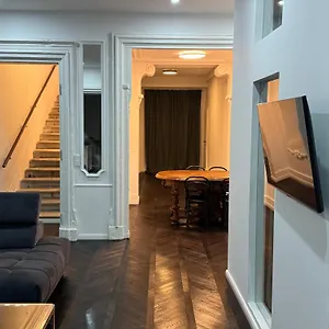 Luxurious In The Centre Of Apartment
